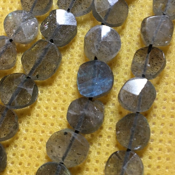 Labradorite beads - Picture 3 of 7